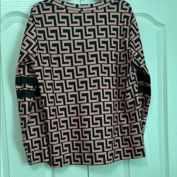 Geometric Patterned Brown Top with Zipper - Picture 3 of 5